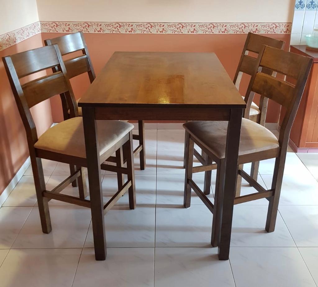 Dinning Table.jpg
