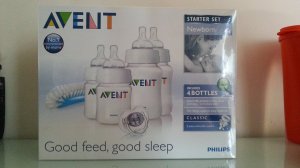 Avent Newborn starter set $35.jpg